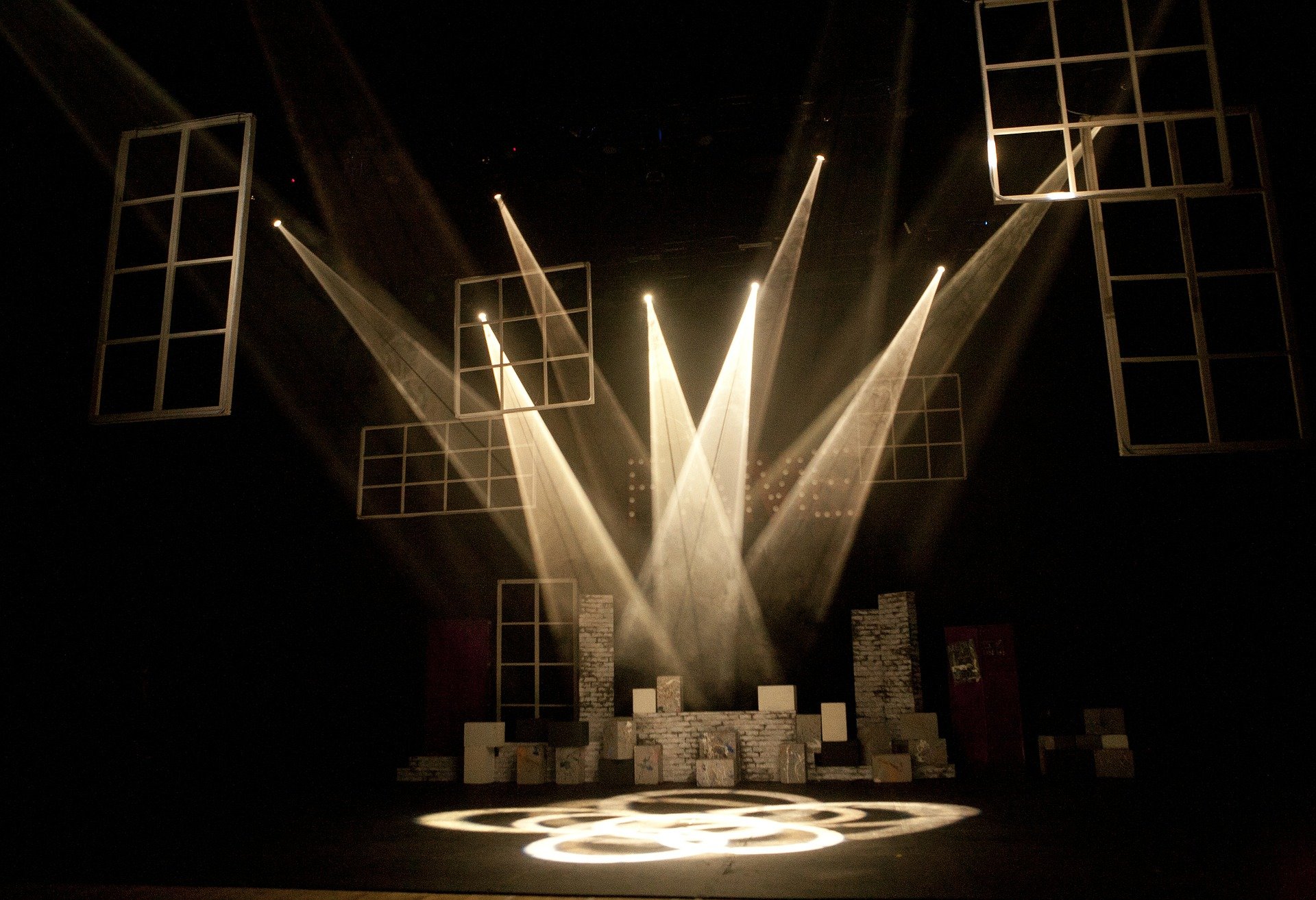 theater-stage Clap teens
